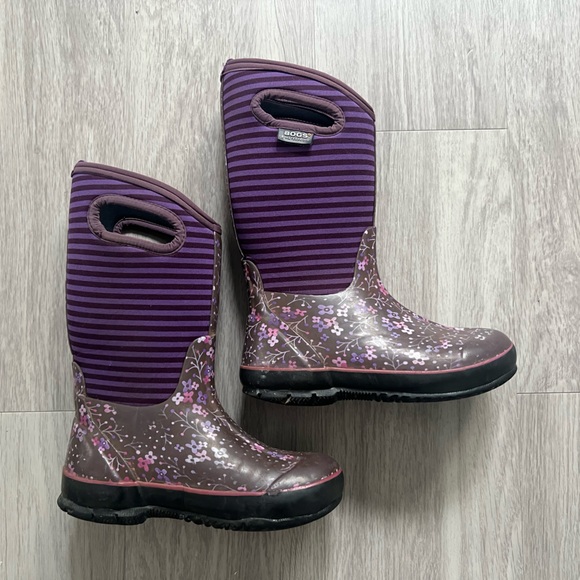BOGS flower stripe design boots rain/snow size 2 - Picture 1 of 10